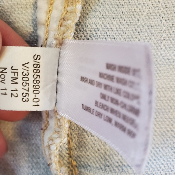 🍂🍁🍂Old Navy light wash jean jacket. X-small.Fall.POCKETS! 2 inside 2 outside. - Picture 12 of 14